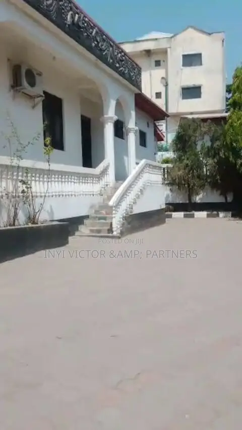 5bdrm Duplex in Maitama for sale in Maitama