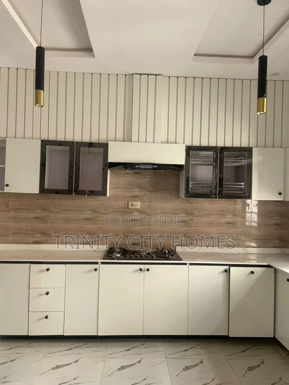 4bdrm Duplex in Oyelade Estate for sale in Oluyole Estate