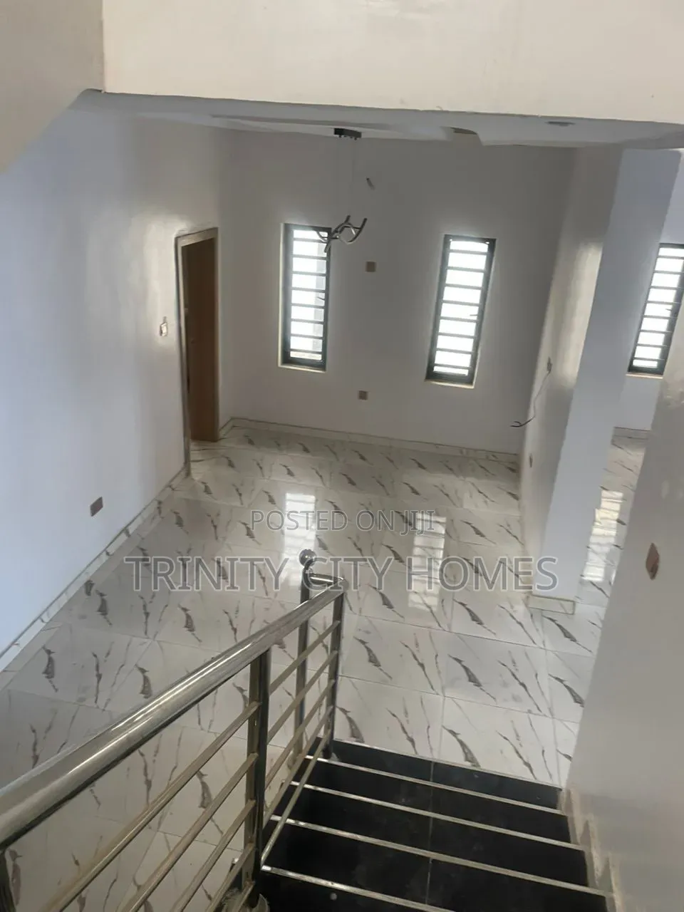 4bdrm Duplex in Oyelade Estate for sale in Oluyole Estate