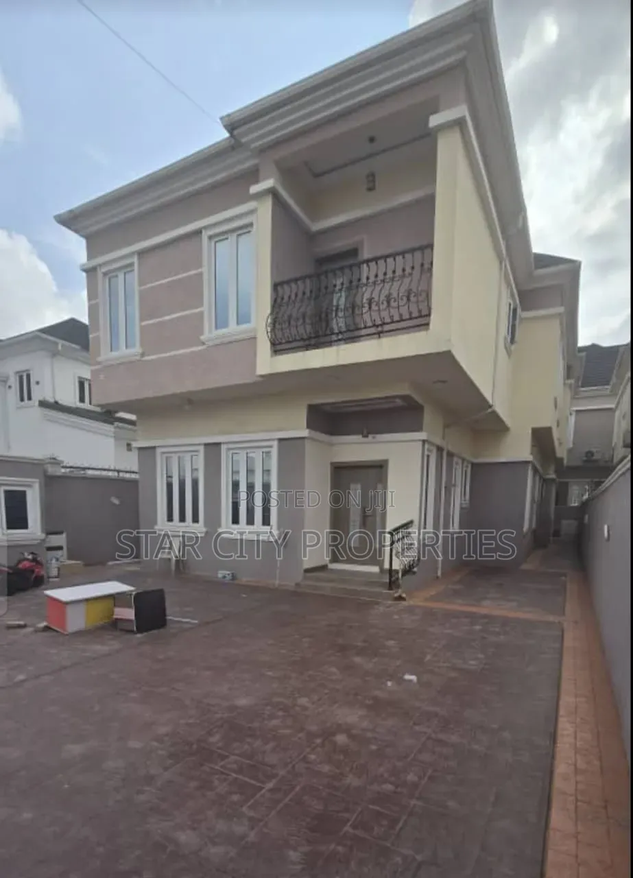 5bdrm House in Omole Phase 2 for sale in Omole Phase 2
