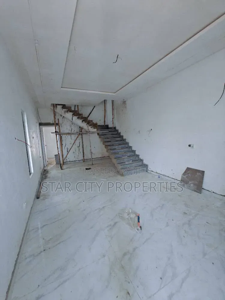 5bdrm Duplex in Greenfield, Isheri North for rent in Isheri North