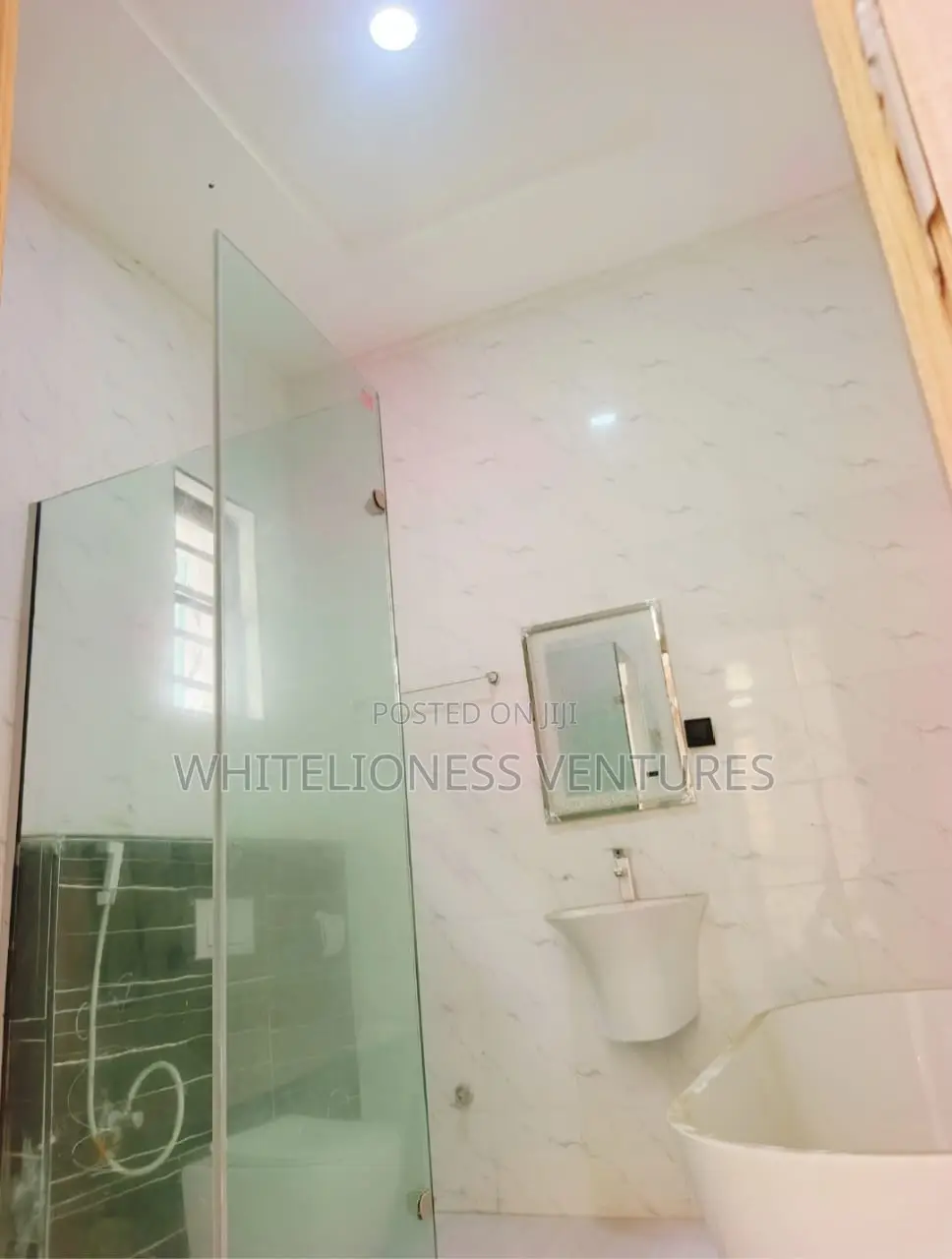 4bdrm Duplex in Ikota for sale in Ikota