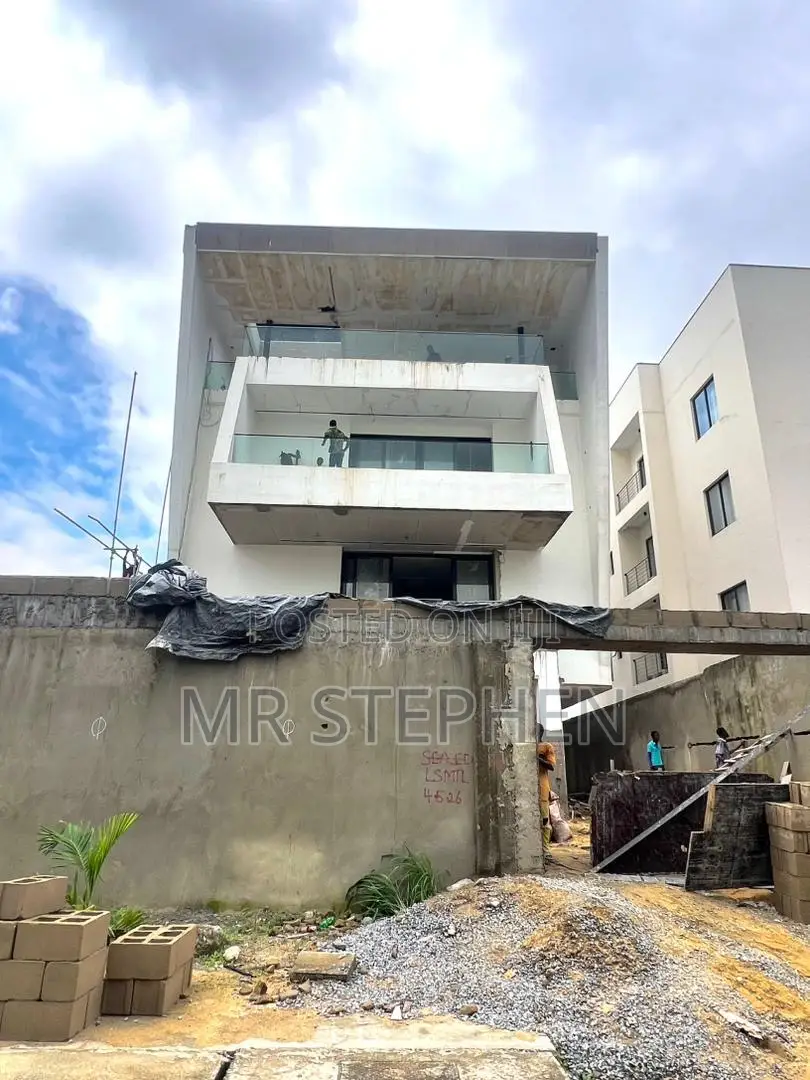 5bdrm Duplex in Banana Island for sale in Banana Island