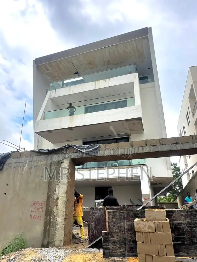 5bdrm Duplex in Banana Island for sale in Banana Island