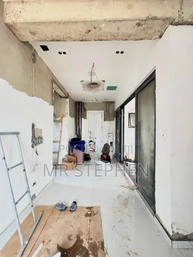 5bdrm Duplex in Banana Island for sale in Banana Island