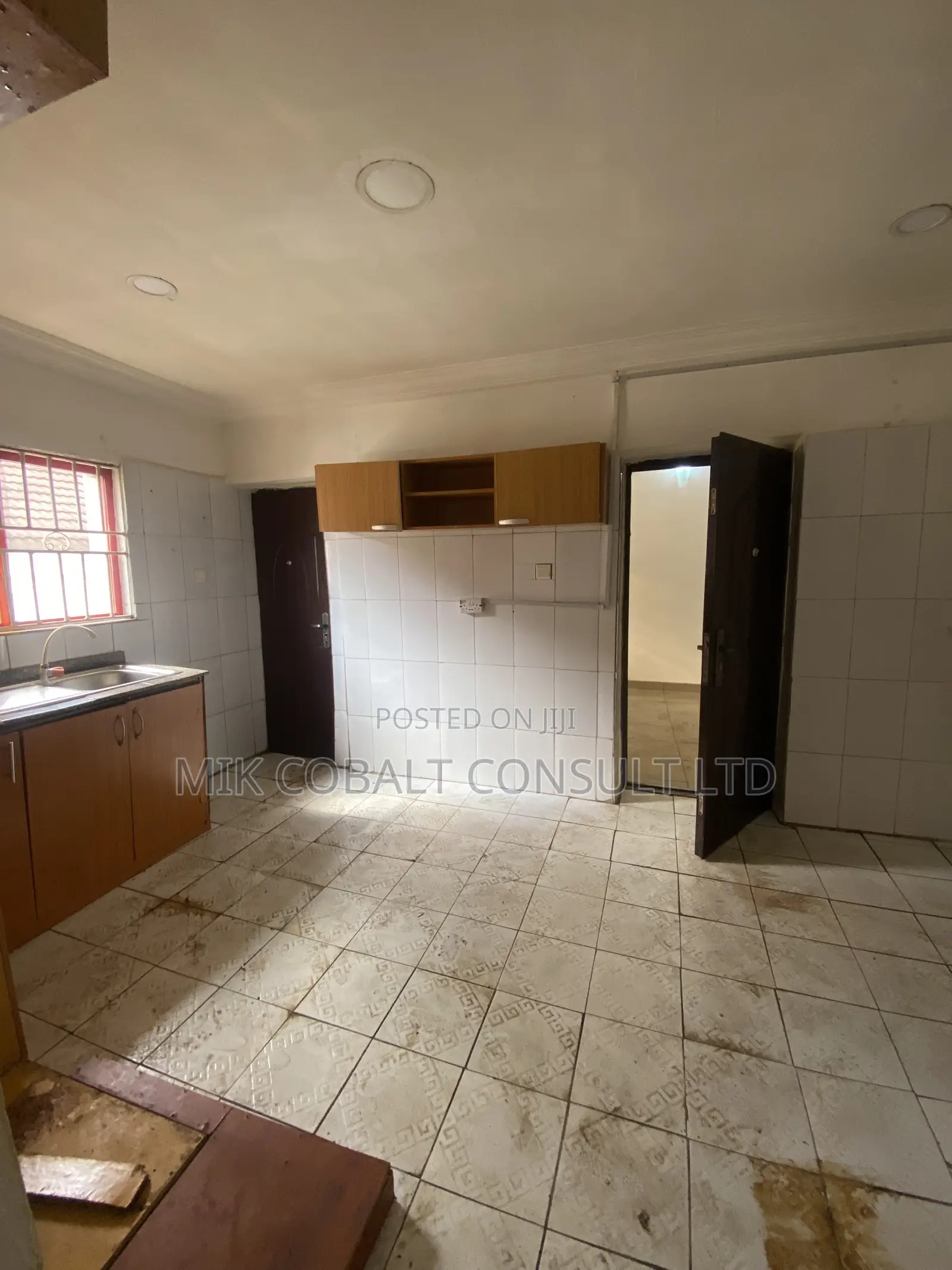 2bdrm Block of Flats in 43Crescent, Gwarinpa for rent in Gwarinpa