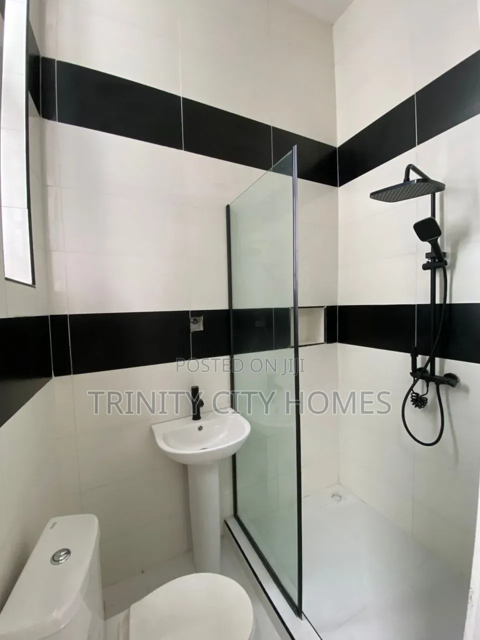 4bdrm Duplex in Sangotedo for sale in Sangotedo