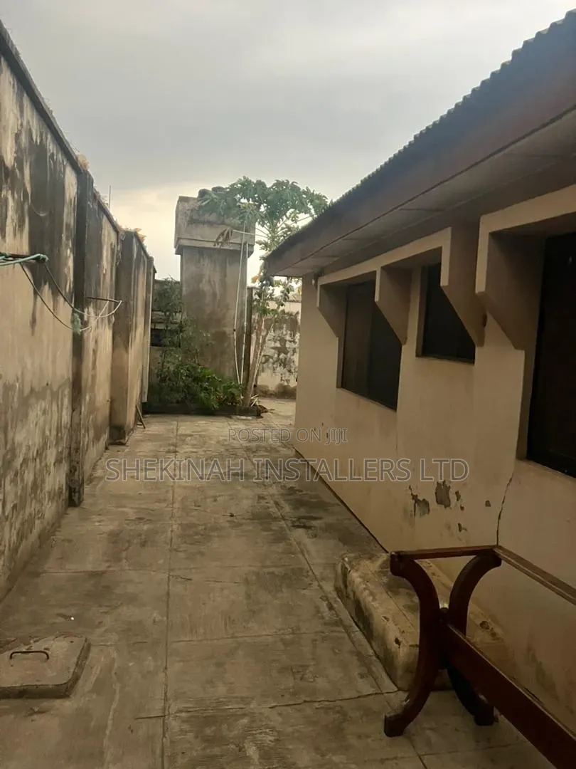 Furnished 4bdrm Bungalow in Celica New Ife Road, Ibadan for sale in Ibadan