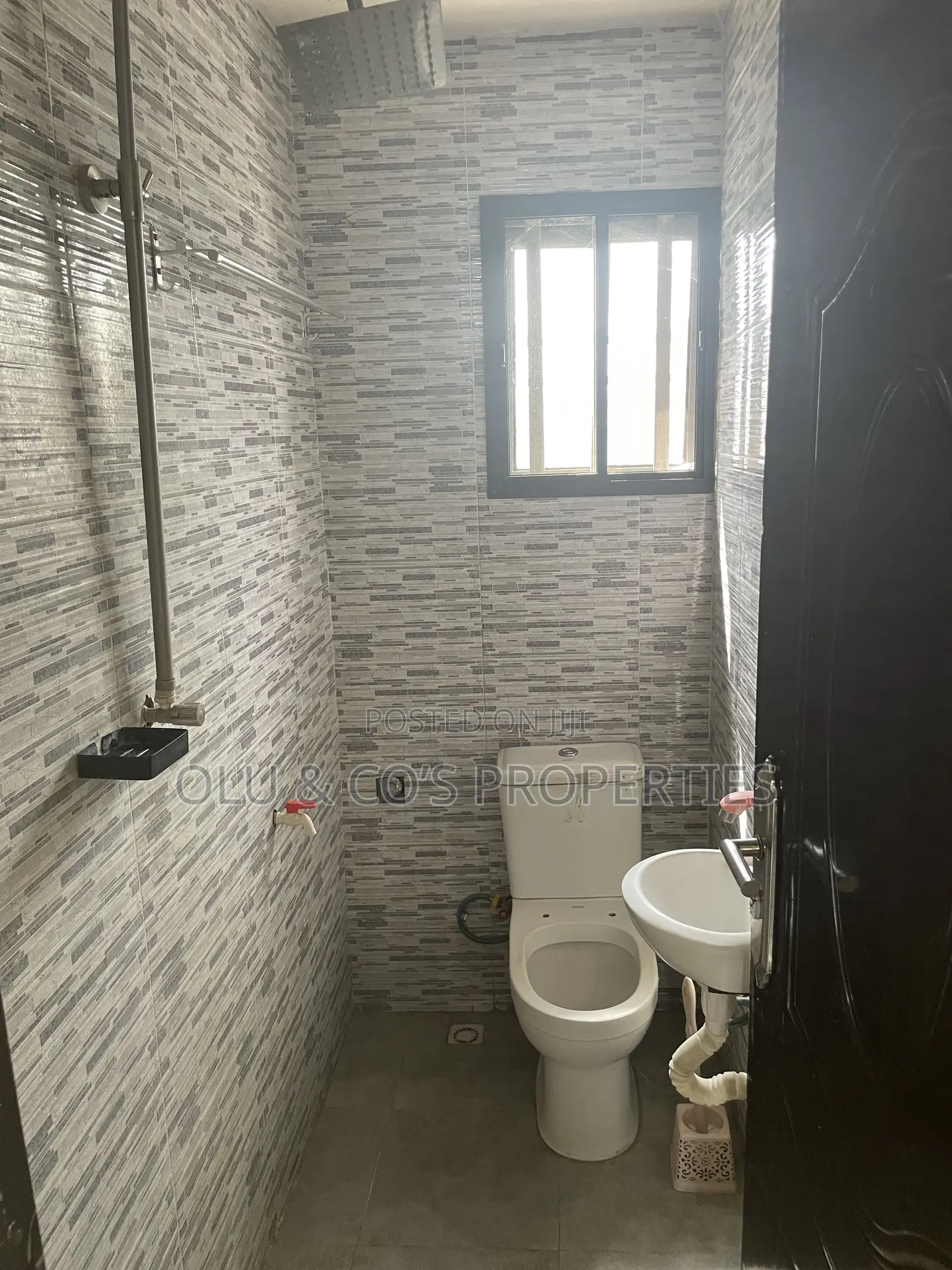 Furnished 1bdrm Bungalow in Leisure Court Estate, Lugbe District in Lugbe District