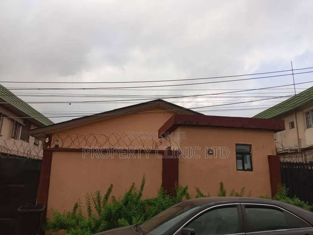 3bdrm Bungalow in Mende for sale in Mende