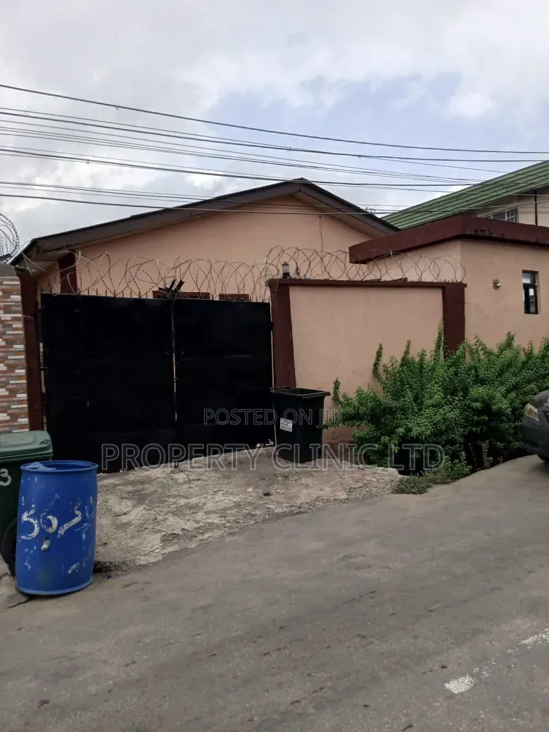 3bdrm Bungalow in Mende for sale in Mende
