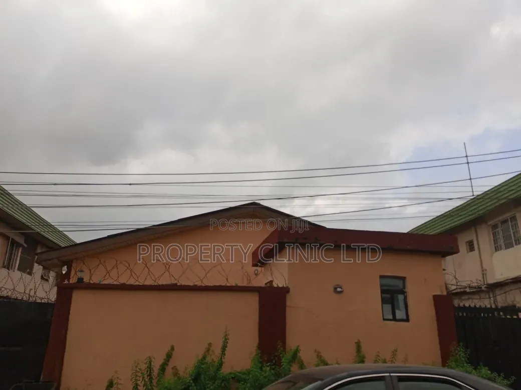 3bdrm Bungalow in Mende for sale in Mende