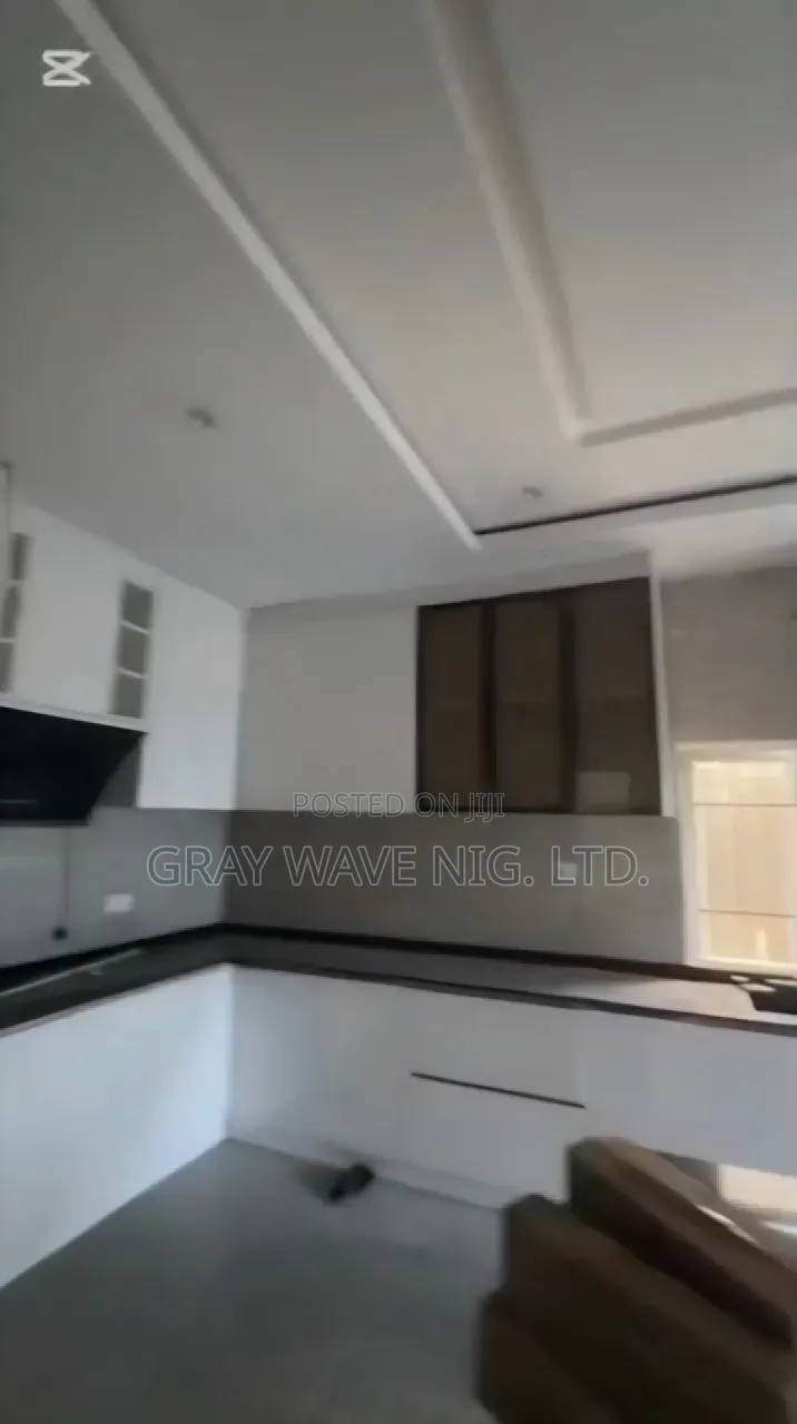 5bdrm Duplex in Kaura for sale in Kaura