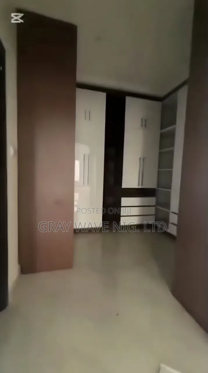 5bdrm Duplex in Kaura for sale in Kaura