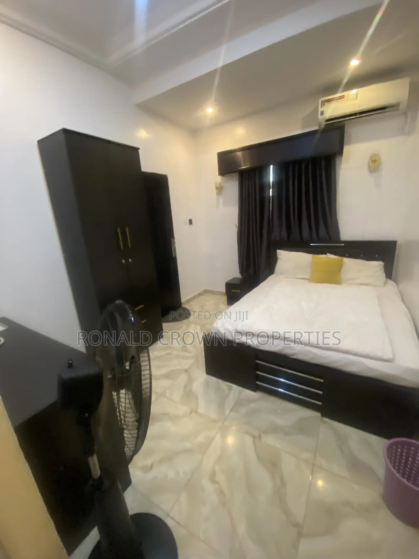 Lounge With 6 Rooms Hotel /Night Club at Ikotun, Restaurant in Ikotun / Ikotun/Igando
