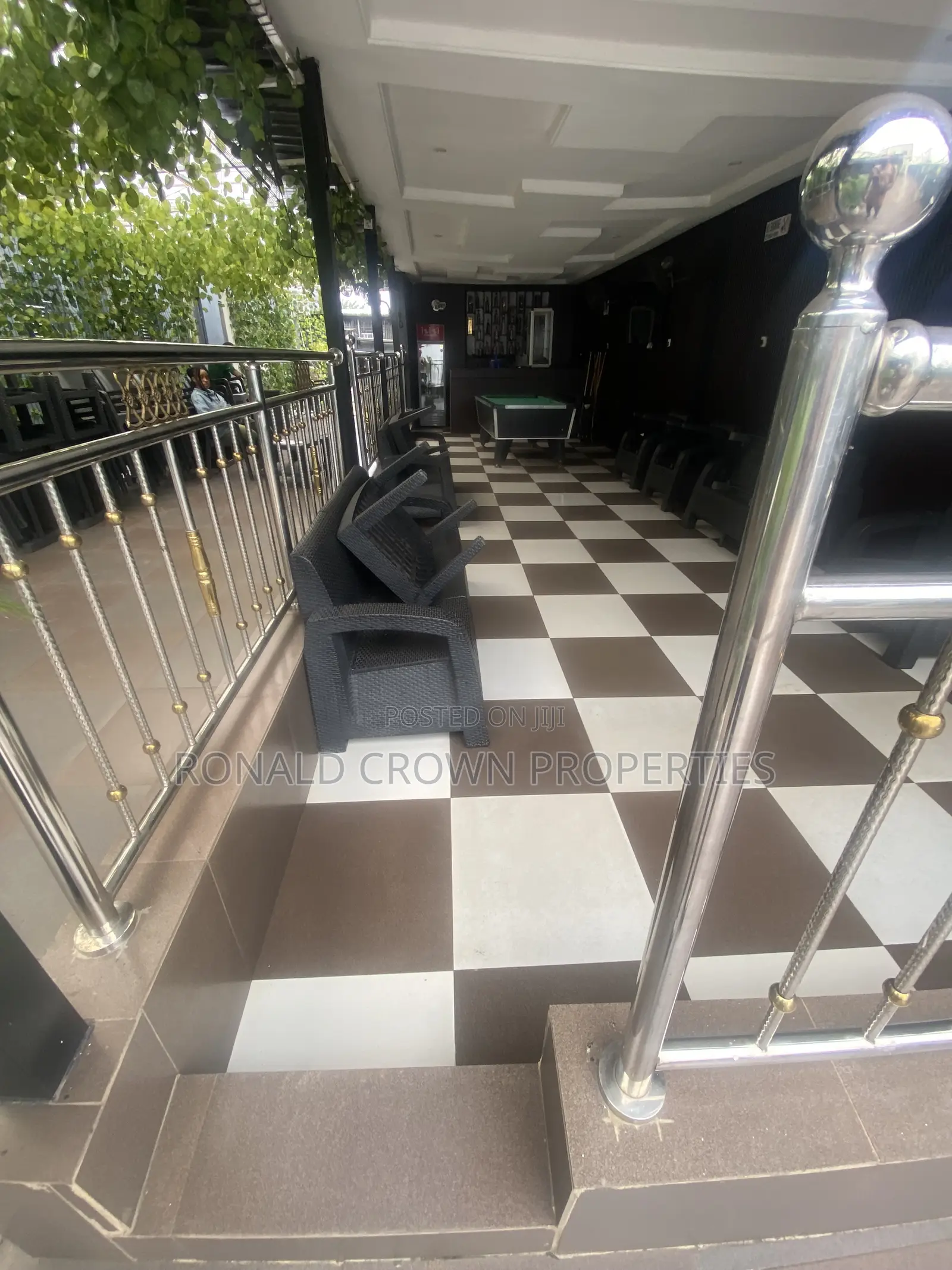Lounge With 6 Rooms Hotel /Night Club at Ikotun, Restaurant in Ikotun / Ikotun/Igando