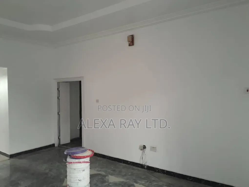 3bdrm Block of Flats in West End Estate, for rent in Ikota