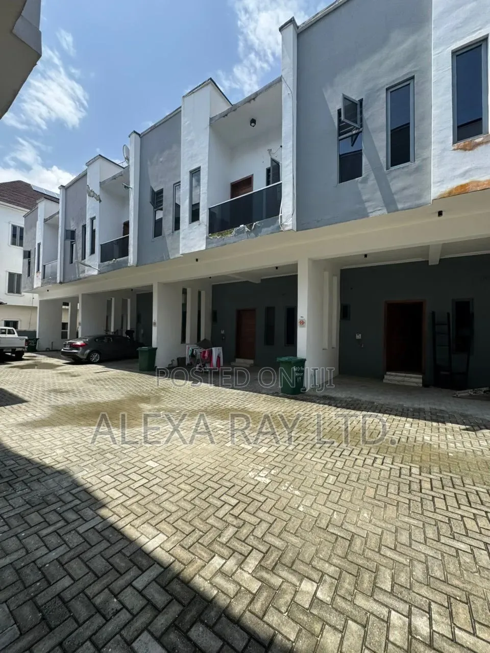 4bdrm Duplex in Ikota for rent in Ikota