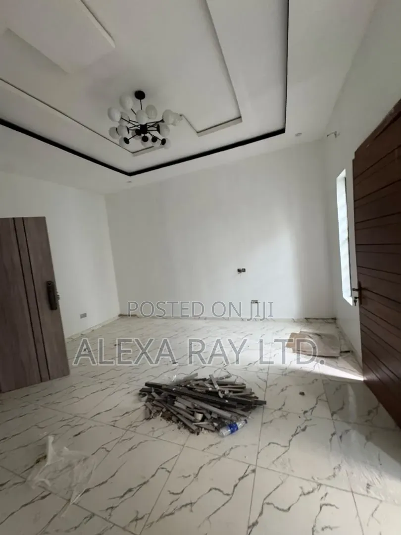 4bdrm Duplex in Ikota for rent in Ikota
