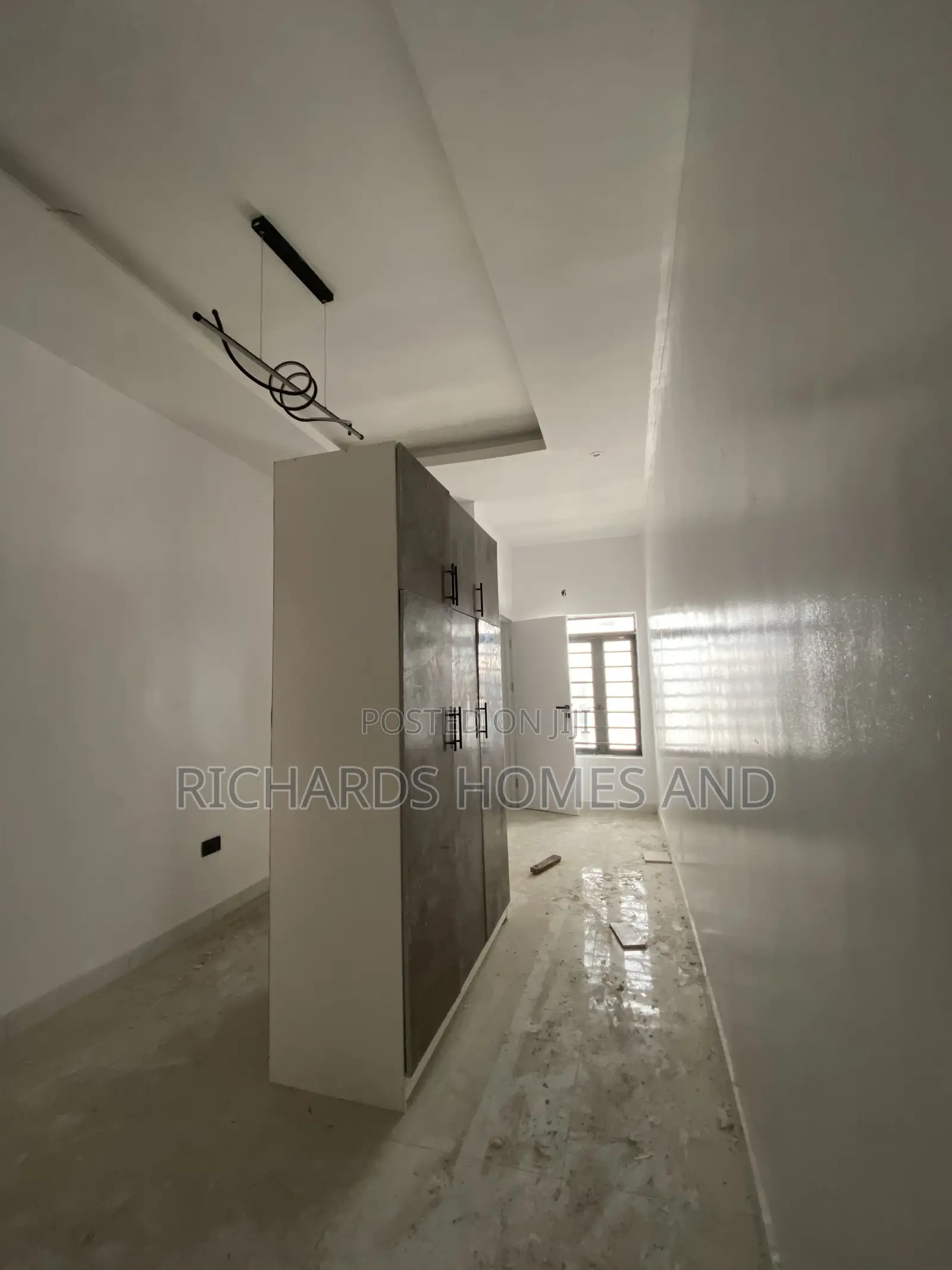 4bdrm Duplex in Chevron for sale in Chevron