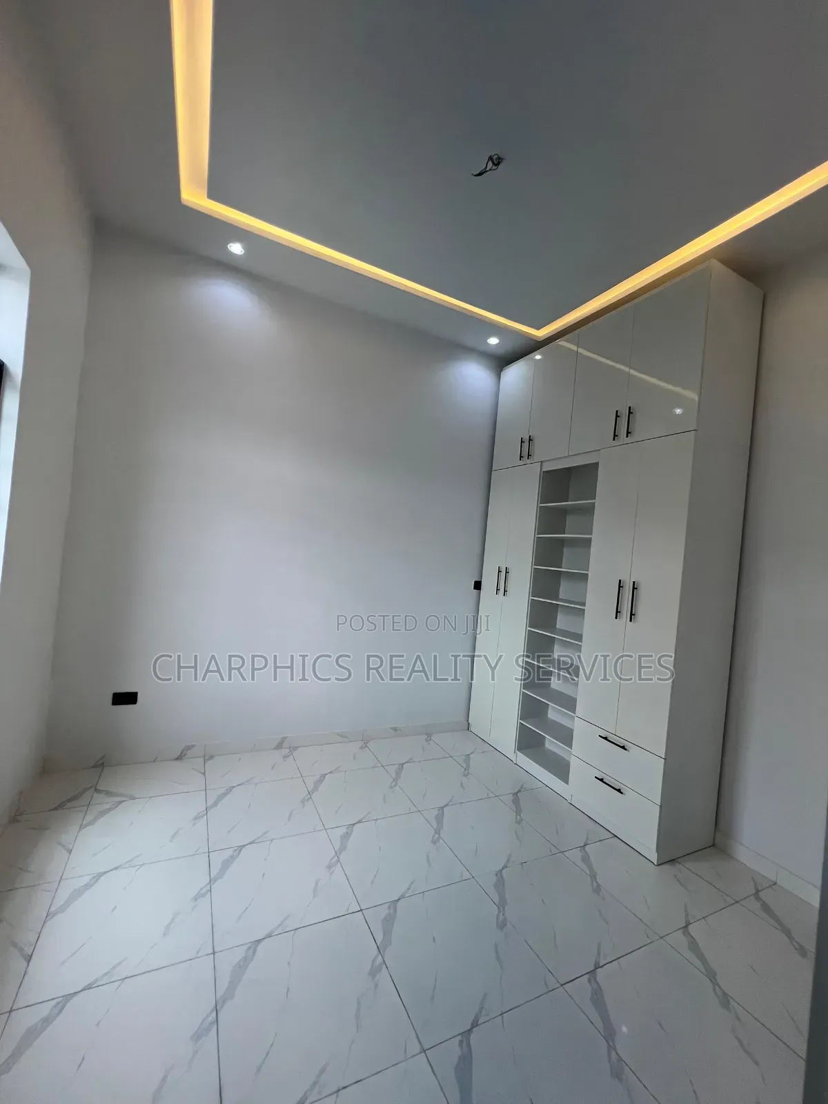 4bdrm Duplex in Off Lekki-Epe Expressway for sale in Off Lekki-Epe Expressway