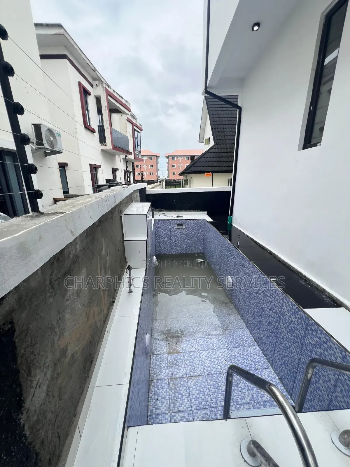 5bdrm Duplex in Off Lekki-Epe Expressway for sale in Off Lekki-Epe Expressway