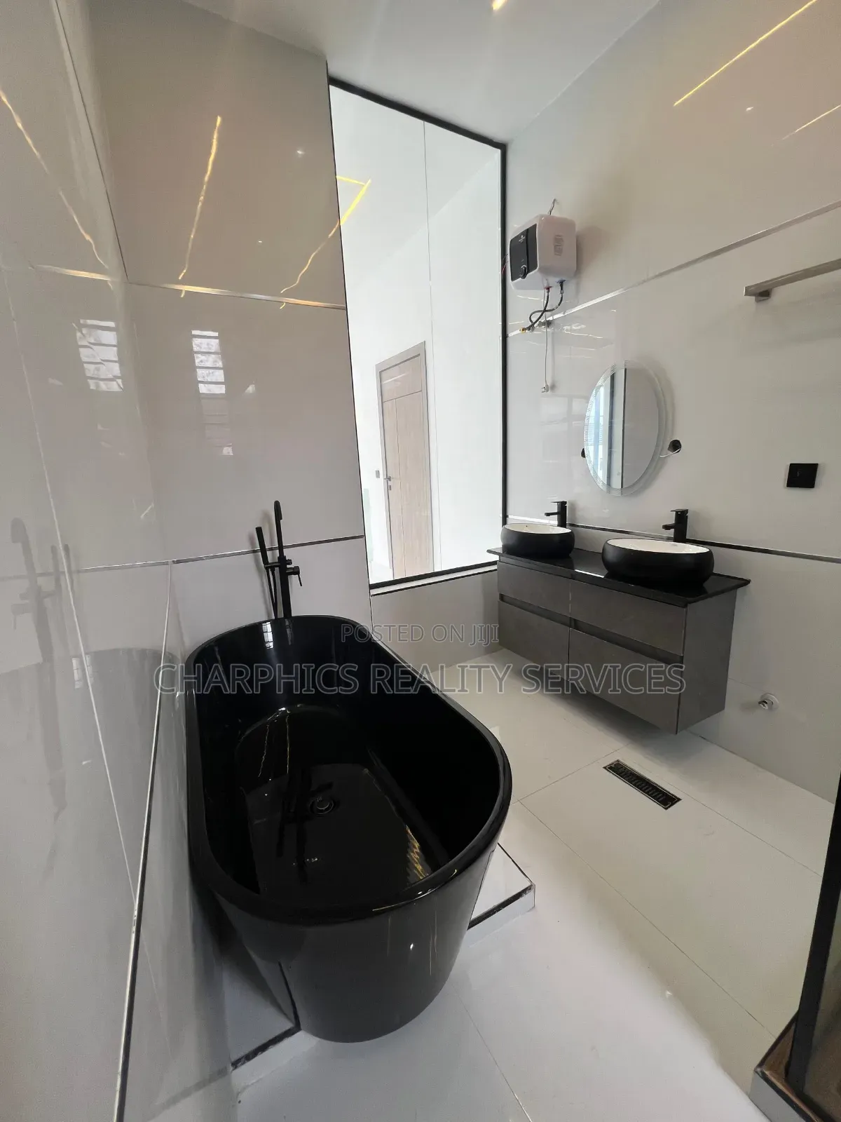 5bdrm Duplex in Off Lekki-Epe Expressway for sale in Off Lekki-Epe Expressway