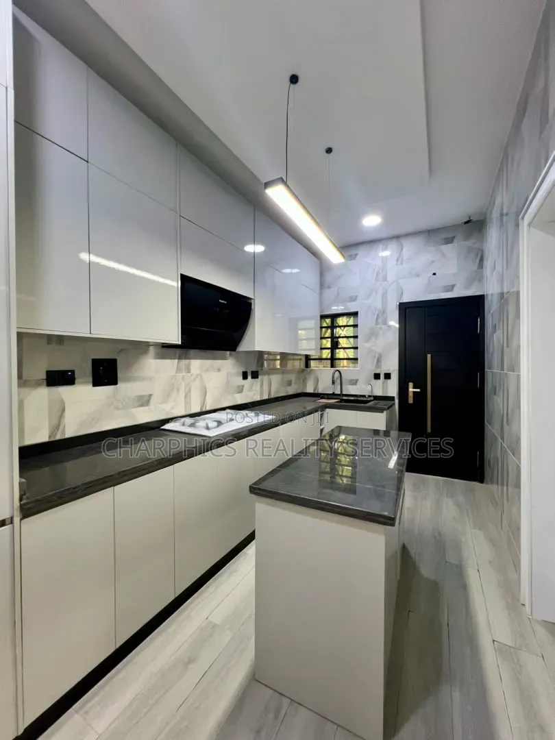 4bdrm Duplex in Off Lekki-Epe Expressway for sale in Off Lekki-Epe Expressway