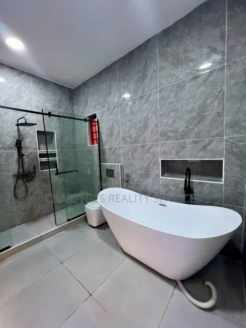 4bdrm Duplex in Off Lekki-Epe Expressway for sale in Off Lekki-Epe Expressway