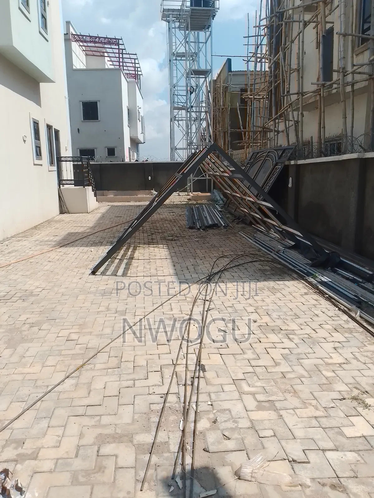 6bdrm Duplex in Back Of Apo, Guzape District for sale in Guzape District