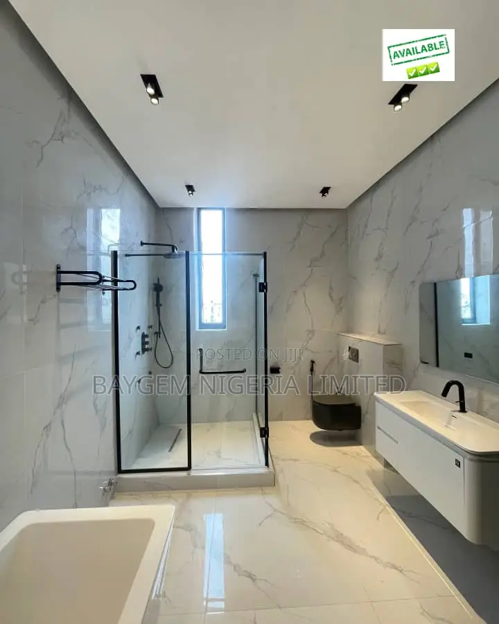 5bdrm Townhouse/Terrace in Lekki Phase 1 for sale in Lekki Phase 1