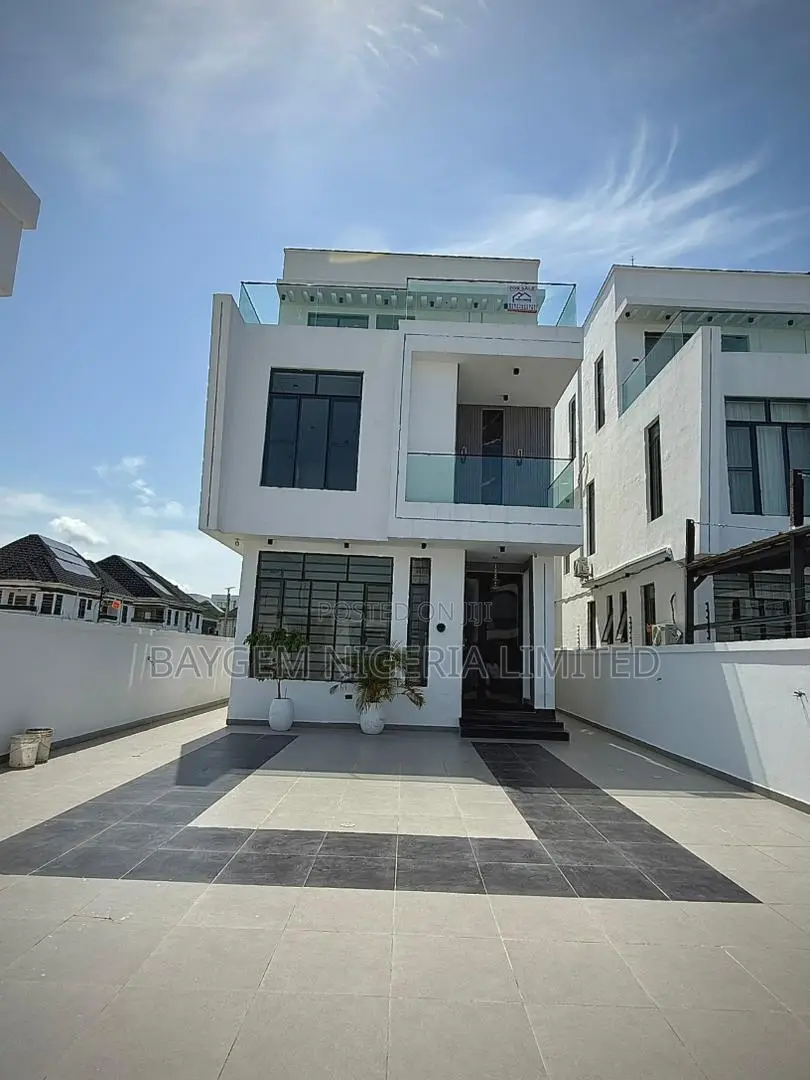 5bdrm Duplex in Lekki Phase 1 for sale in Lekki Phase 1