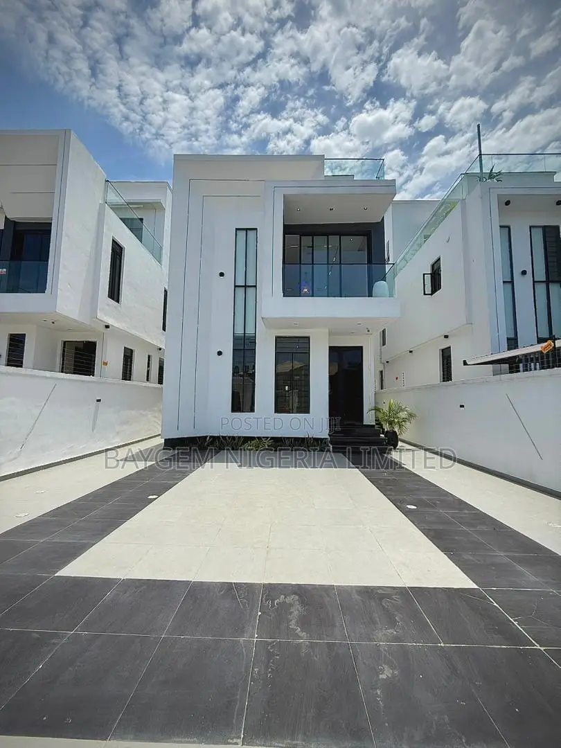 5bdrm Duplex in Lekki Phase 1 for sale in Lekki Phase 1