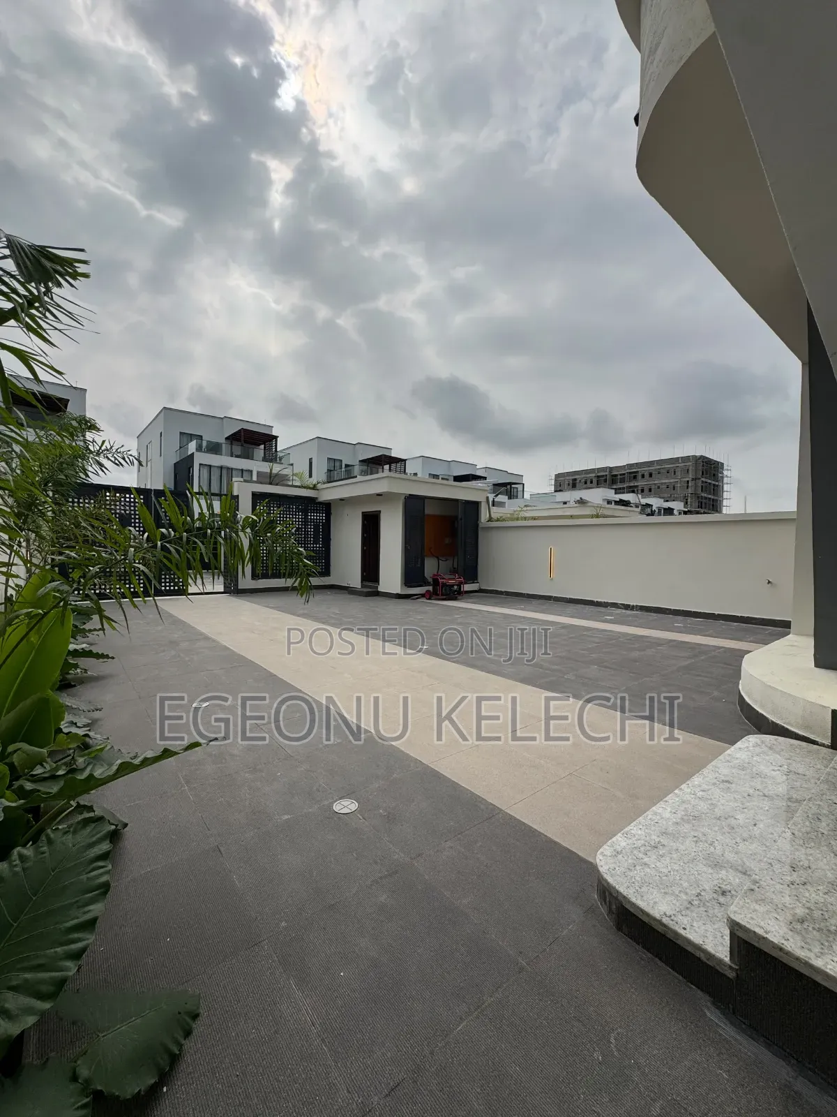 5bdrm Duplex in Lekki Phase 1 for sale in Lekki Phase 1