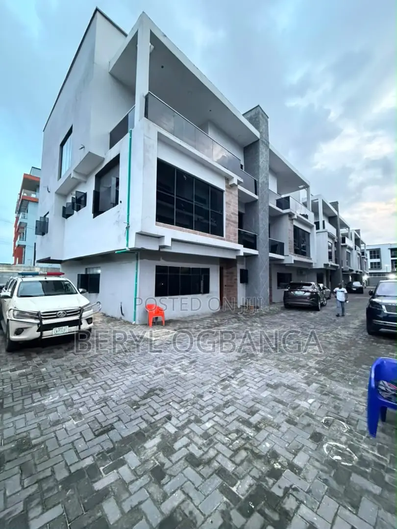 5bdrm Duplex in Ikate for sale in Ikate