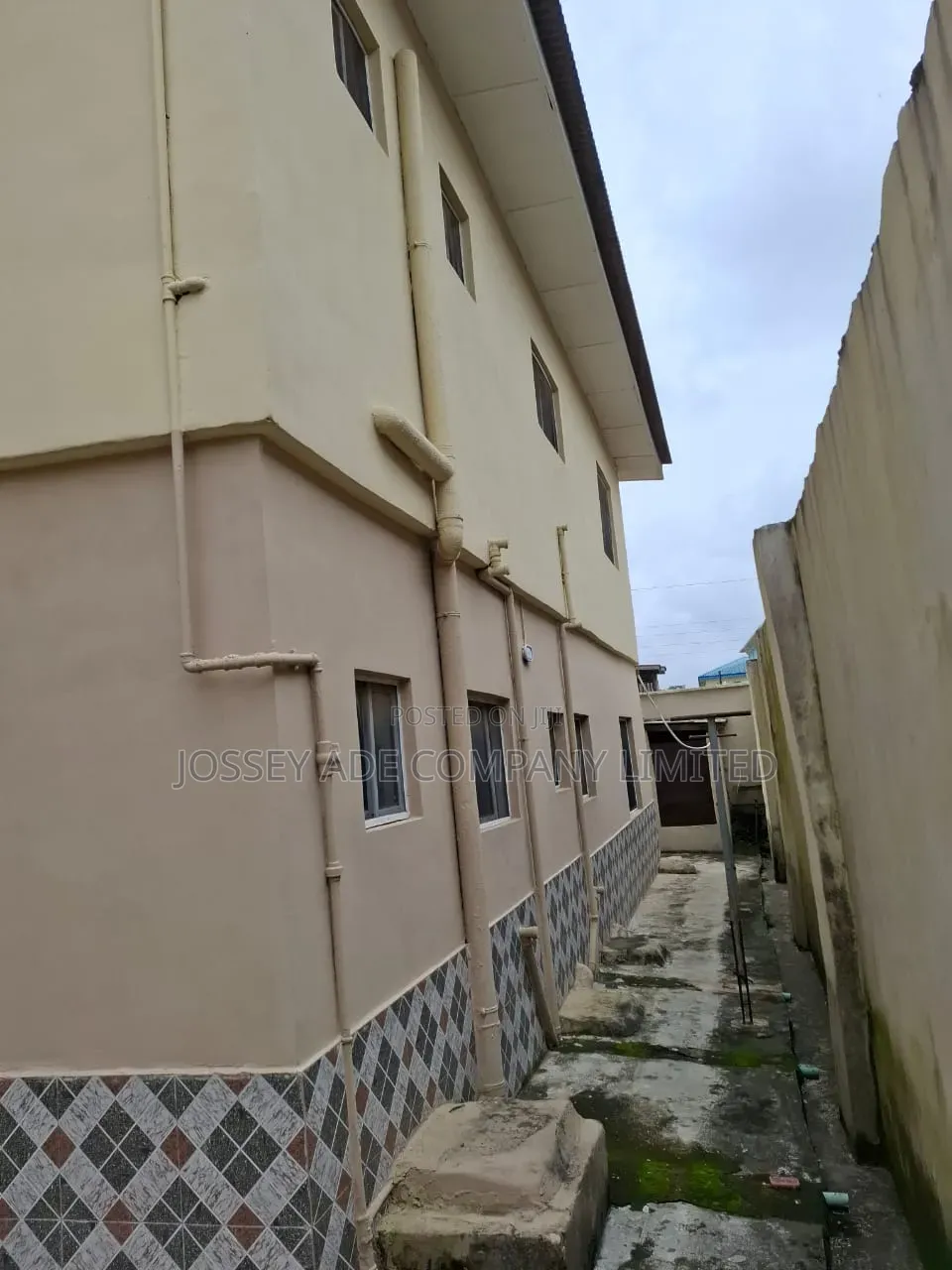 Furnished 3bdrm Block of Flats in Mangoro for sale in Mangoro
