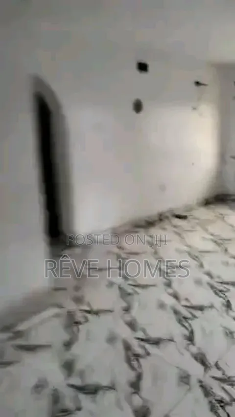 3bdrm Block of Flats in Soluyi for rent in Soluyi