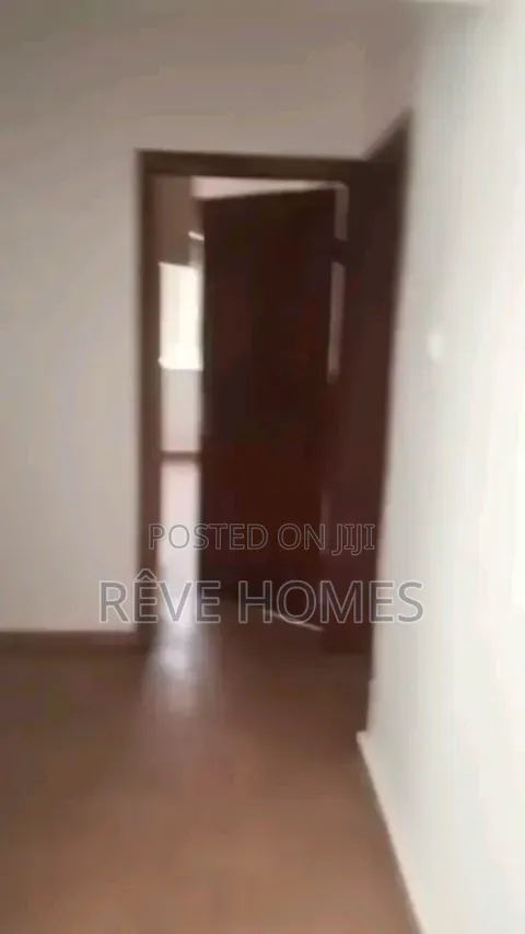 3bdrm Block of Flats in Soluyi for rent in Soluyi