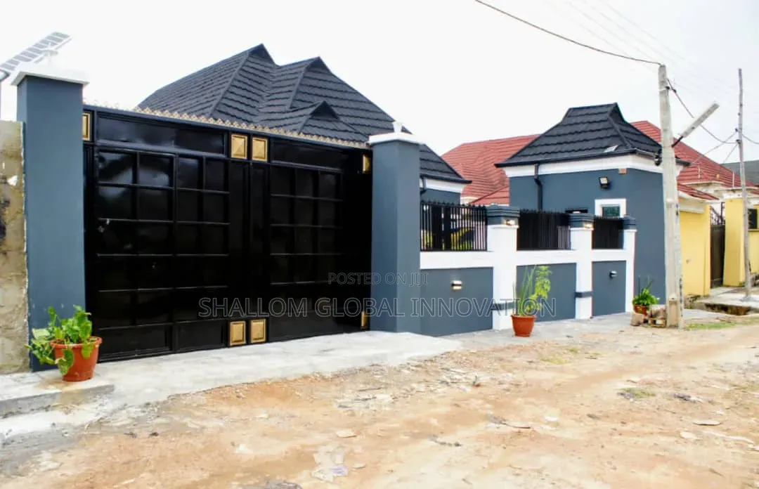 3bdrm Bungalow in Olusetan, Akala Express for sale in Akala Express