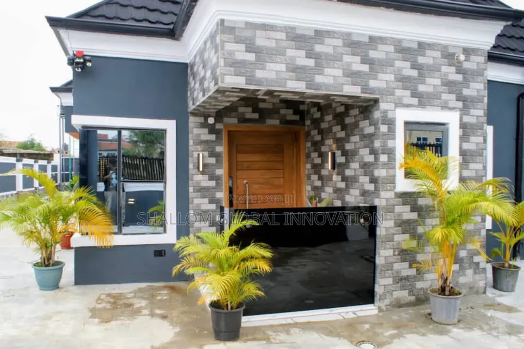 3bdrm Bungalow in Olusetan, Akala Express for sale in Akala Express