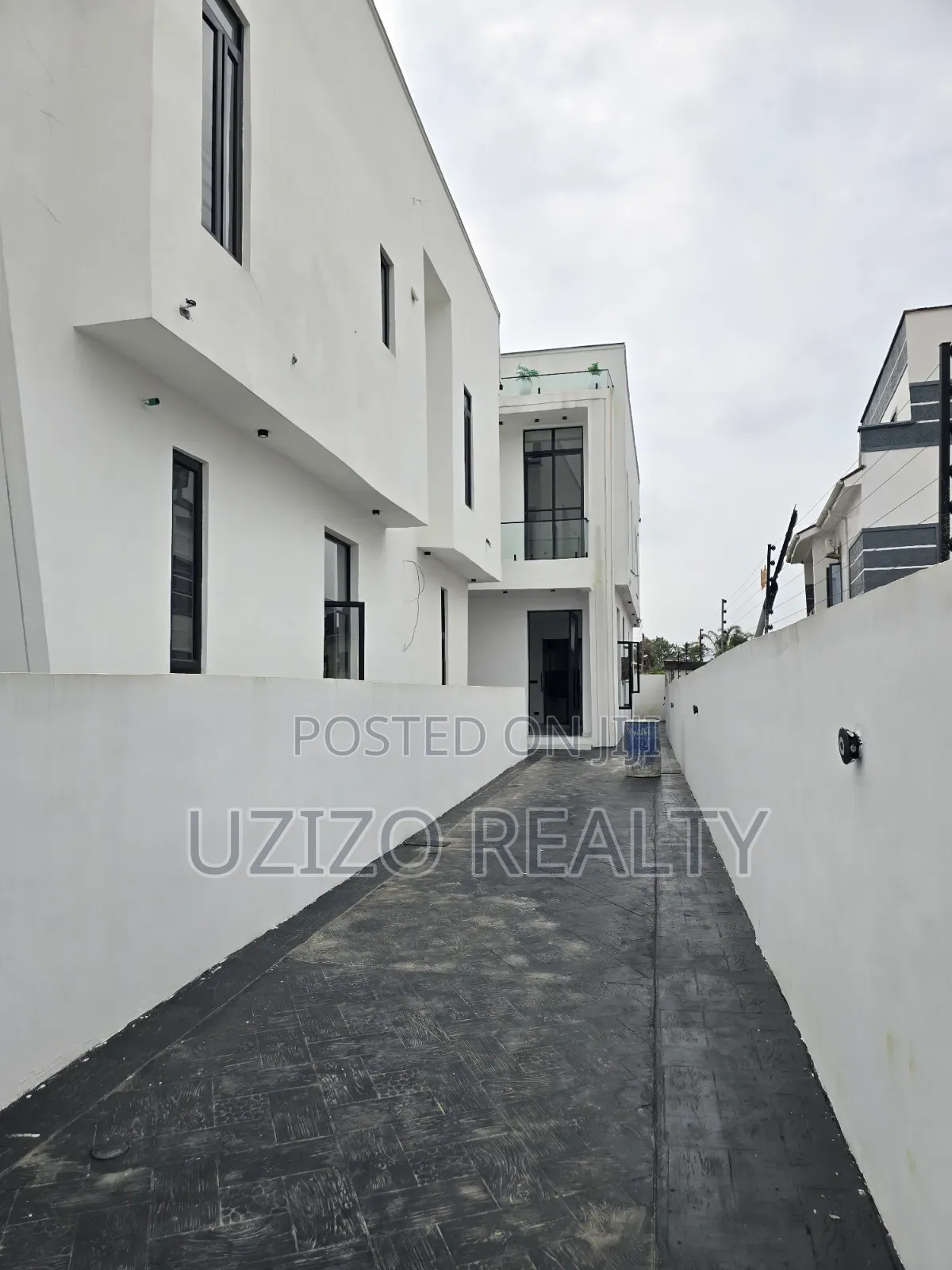 4bdrm Duplex in Sangotedo for sale in Sangotedo