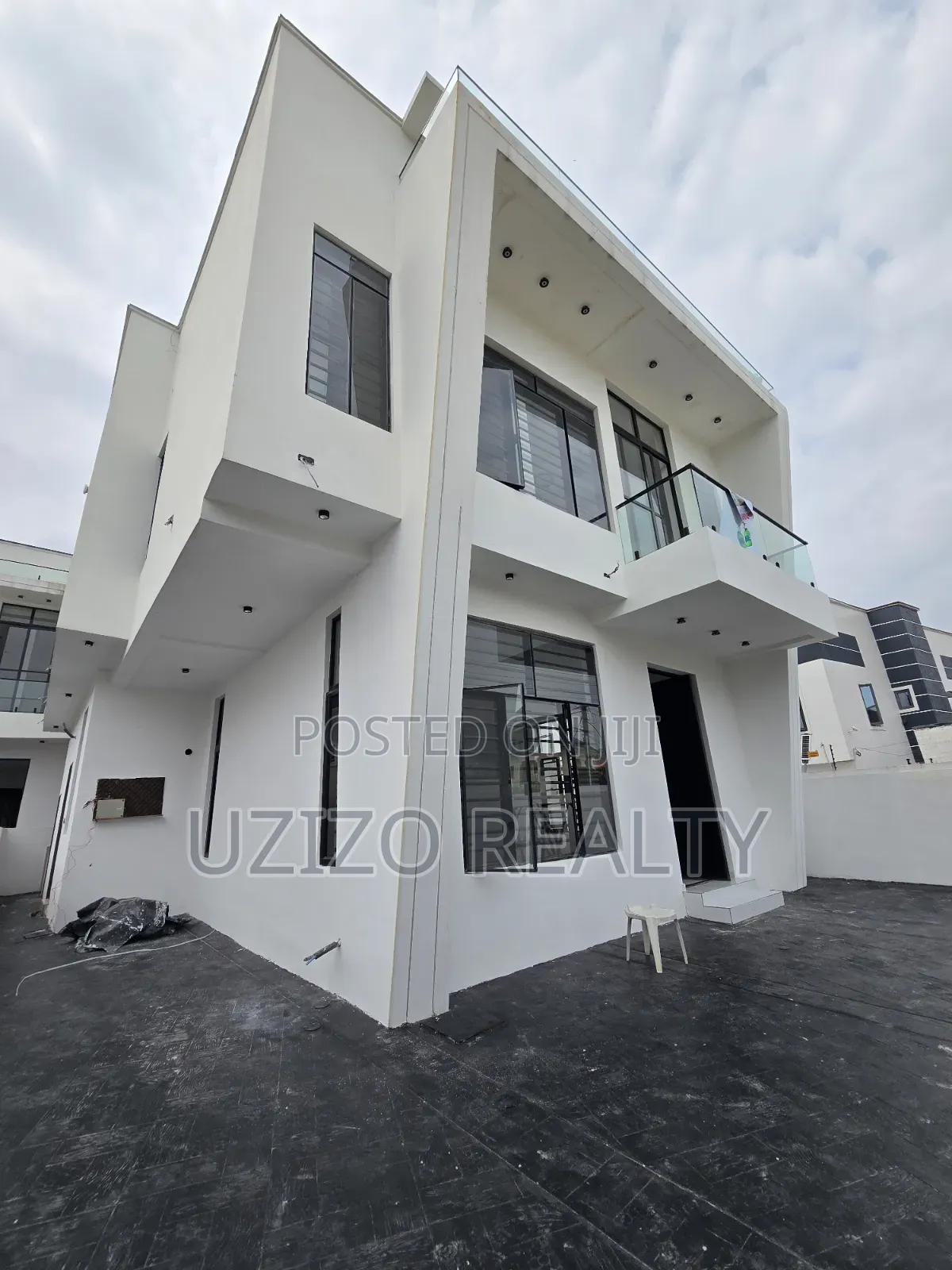 5bdrm Duplex in Sangotedo for sale in Sangotedo