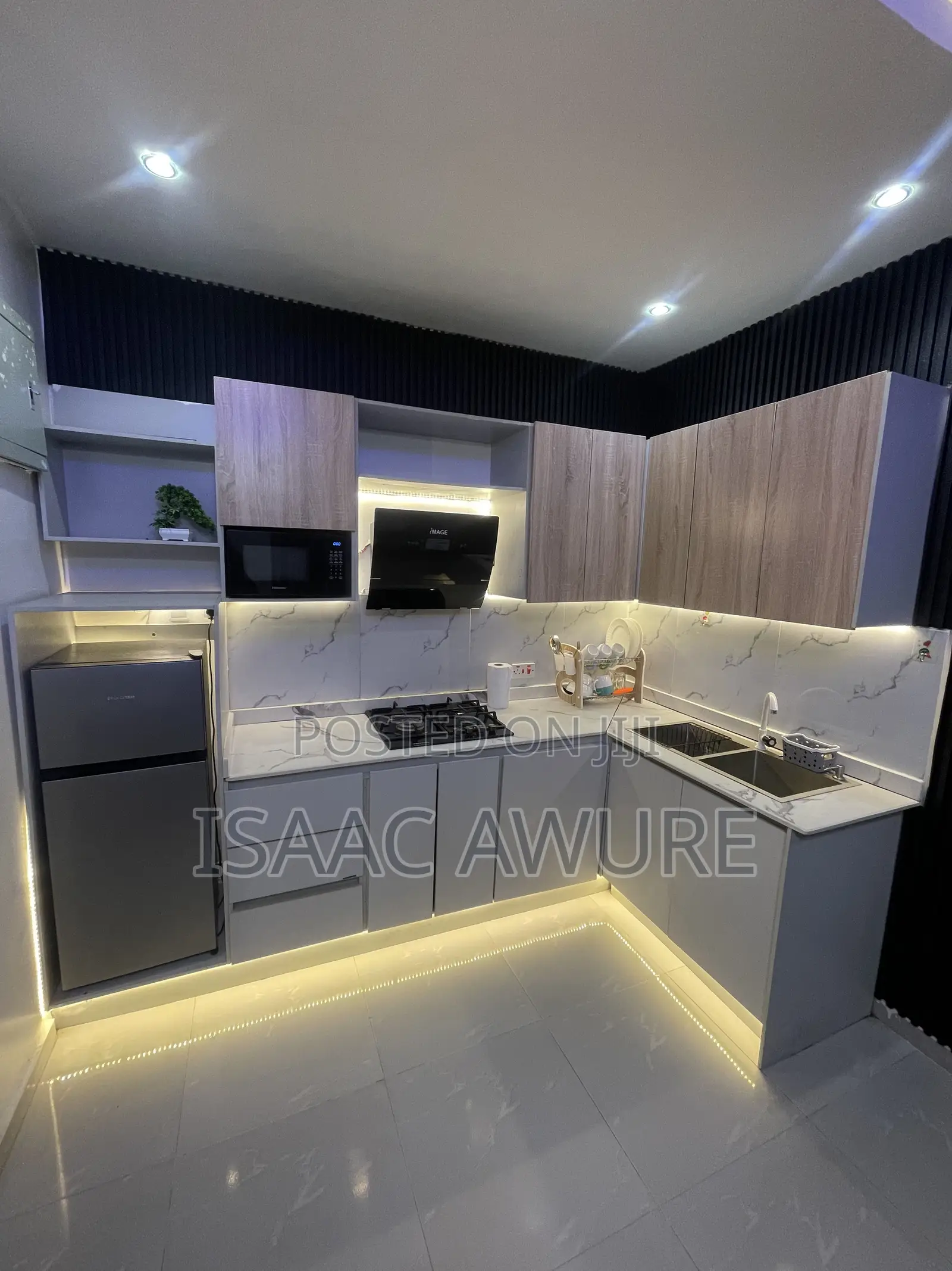 Beautiful and Cozy Two Bedroom Apartment / Week in Sangotedo