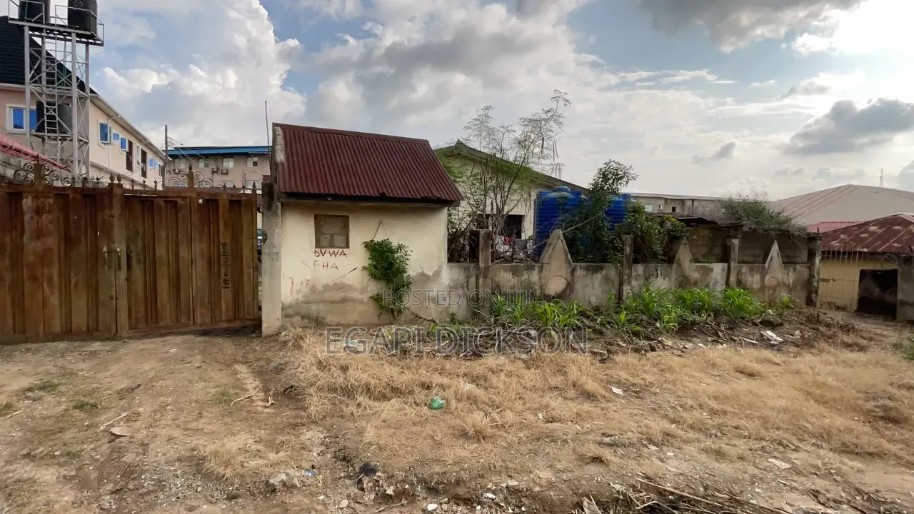 8bdrm Bungalow in Not An Estate, Kubwa for sale in Kubwa