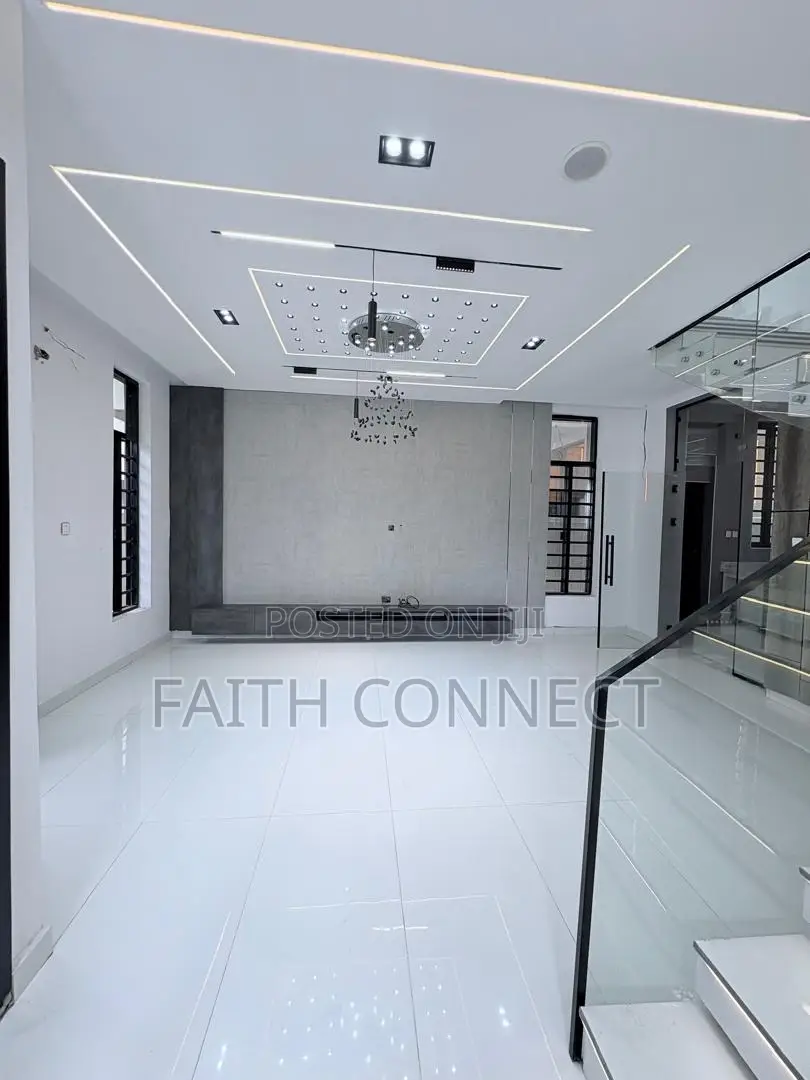 4bdrm Duplex in Lekki Ikota for sale in Ikota