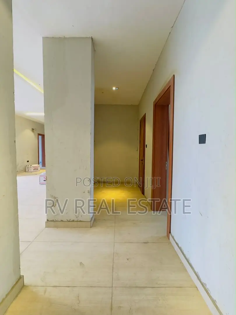 4bdrm Penthouse in Shonibare Estate, Maryland for sale in Maryland