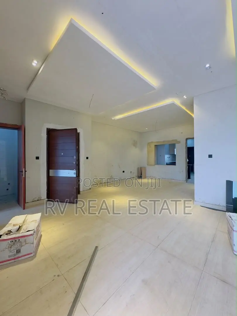 4bdrm Penthouse in Shonibare Estate, Maryland for sale in Maryland