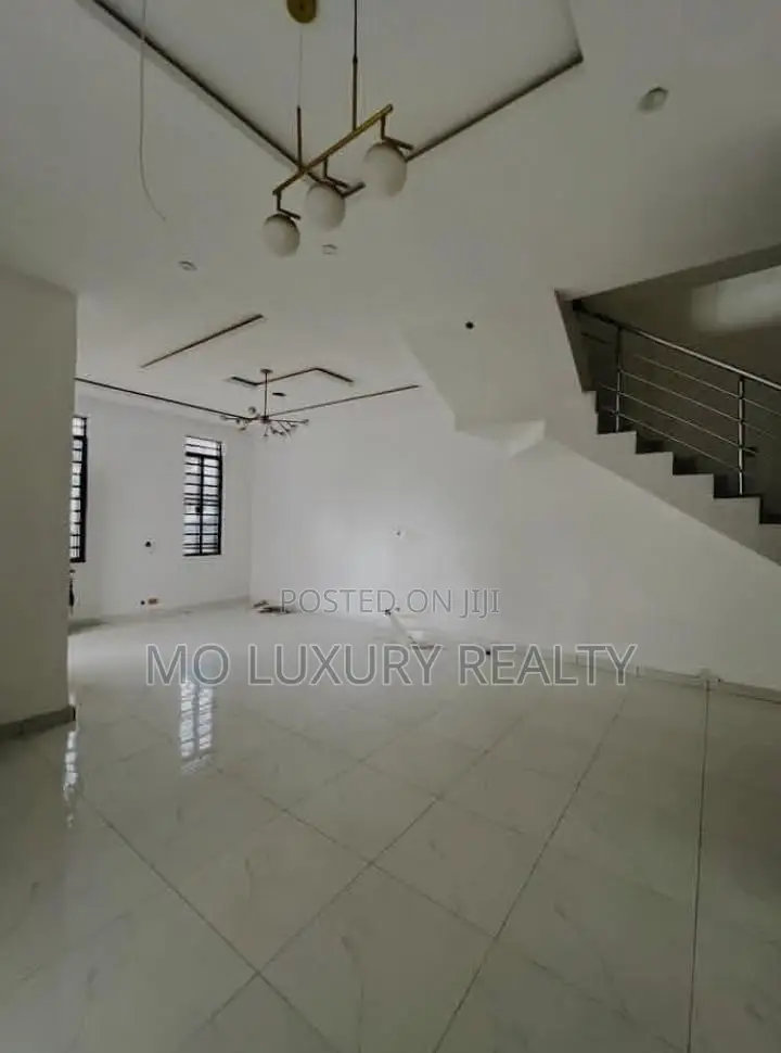 4bdrm Townhouse / Terrace in Chevron for rent in Chevron