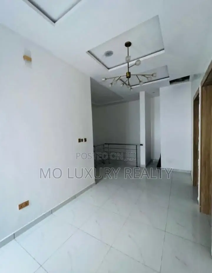 4bdrm Townhouse / Terrace in Chevron for rent in Chevron