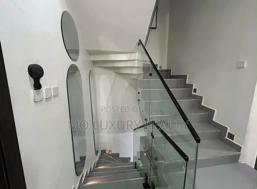 Furnished 4bdrm Townhouse / Terrace in Lekki Phase 1 for rent in Lekki Phase 1